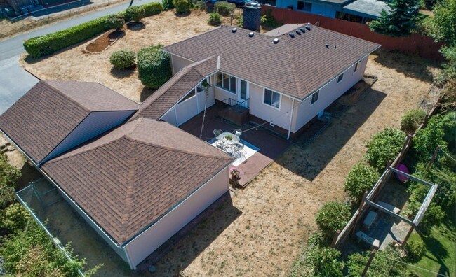 Foto del edificio - Beautiful 3 Bedroom Home in Lakewood!