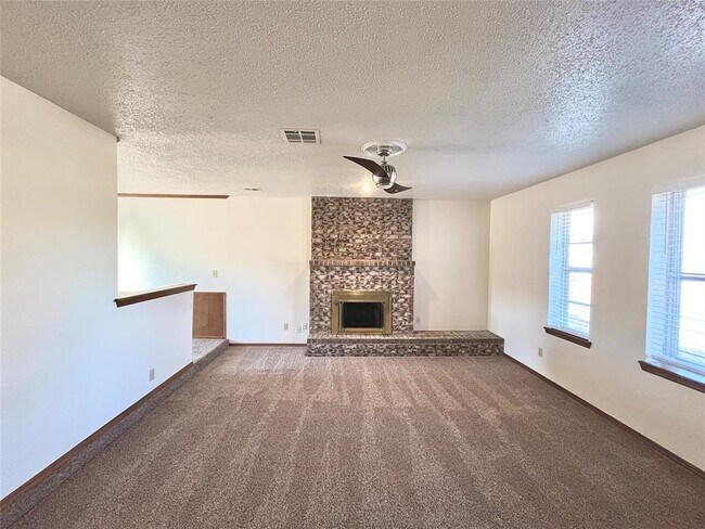 Foto del edificio - 716 Smalley Dr