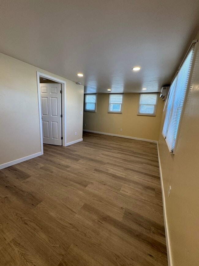 Building Photo - 1360 American Legion Blvd
