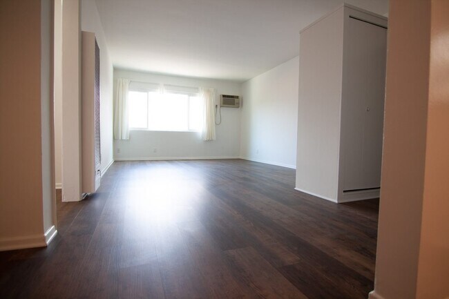 Foto del edificio - 3025 Glenhurst Ave
