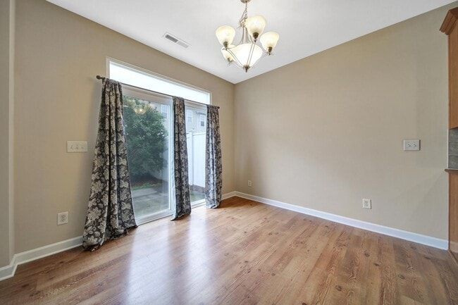 Building Photo - Beautiful Three Bed Two and Half Bath Town...