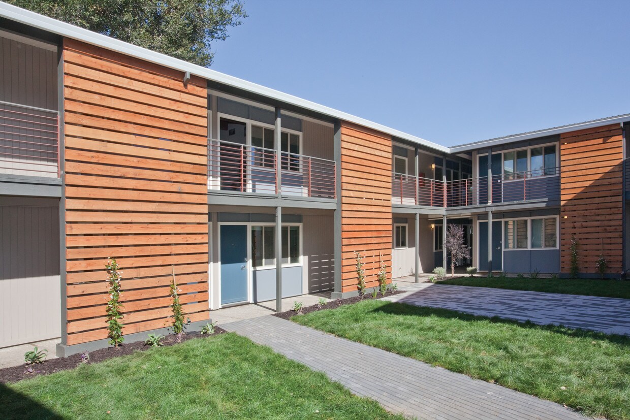 Foto principal - 914 Mountain View Avenue