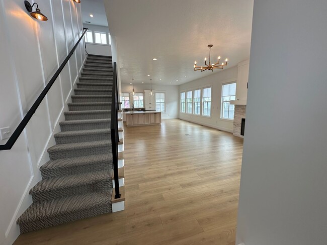 Foto del edificio - Gorgeous 5 Bed 3.5 Bath Home at Daybreak I...