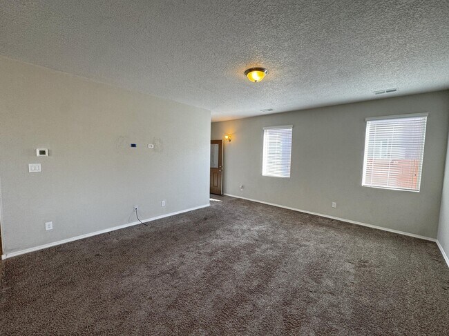 Foto del edificio - 6732 Oro Valley Rd NW