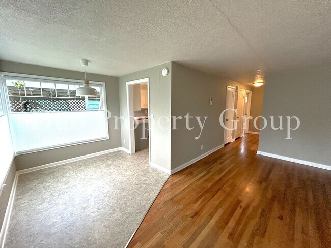 Building Photo - Charming West Eugene Home with Large Yard