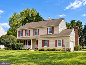 Building Photo - 501 Falcon Dr