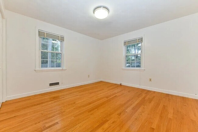 Foto del edificio - 14 Grassmere Rd