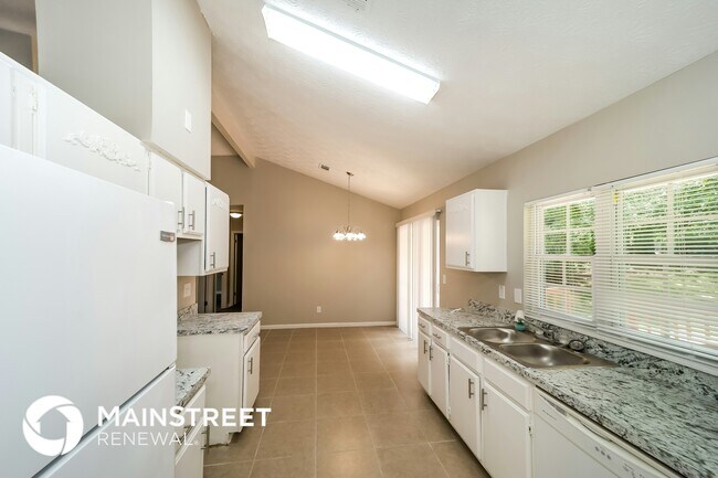 Building Photo - 6373 Valley Dale Dr