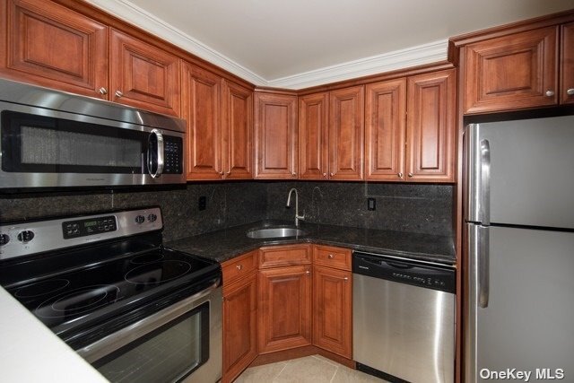 Building Photo - 76 Easy St