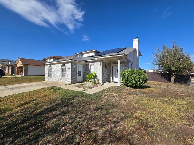 Foto del edificio - HUGE PRICE REDUCTION & NEW IN MANAGEMENT -...