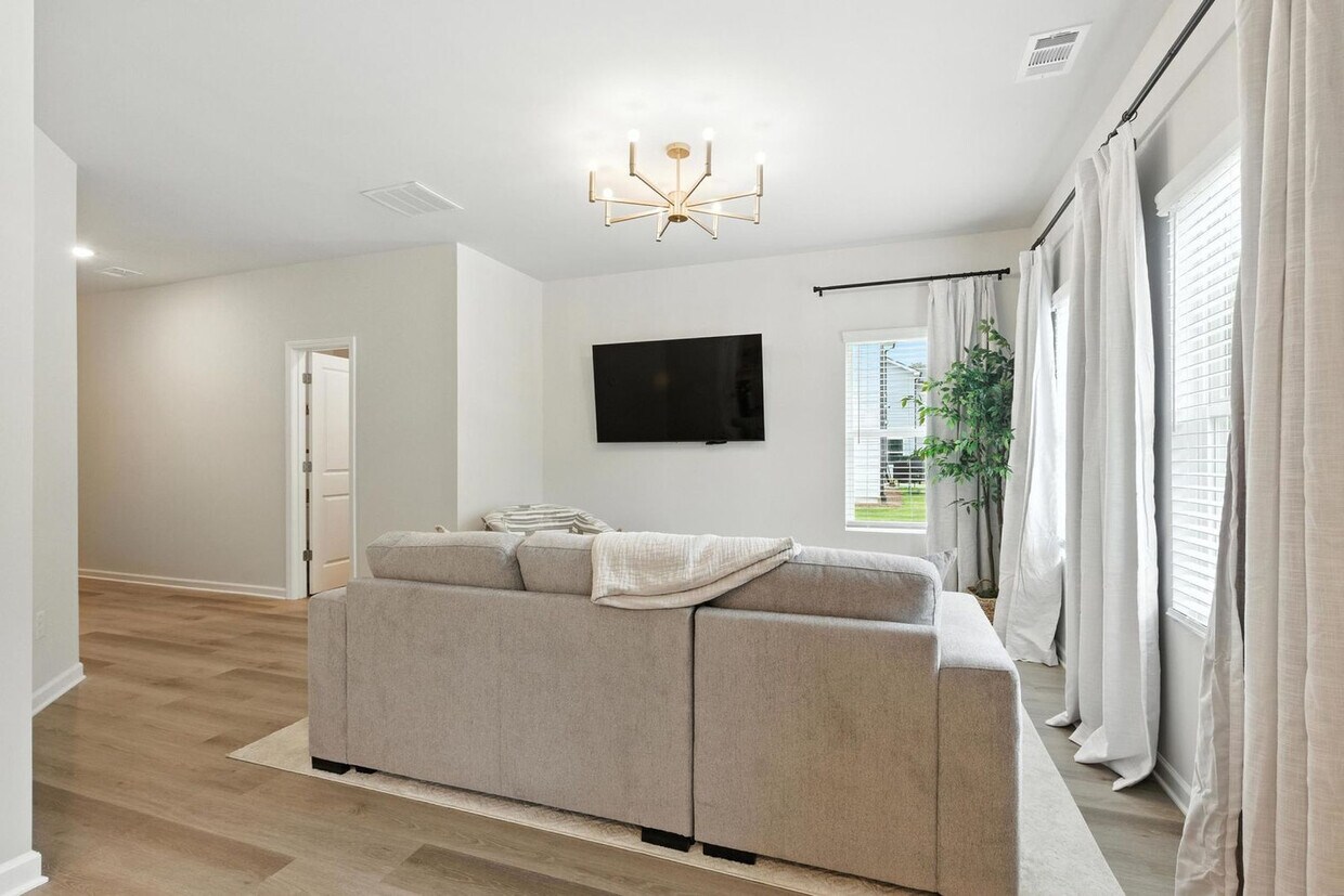 Foto principal - 611 W Vincent Dr