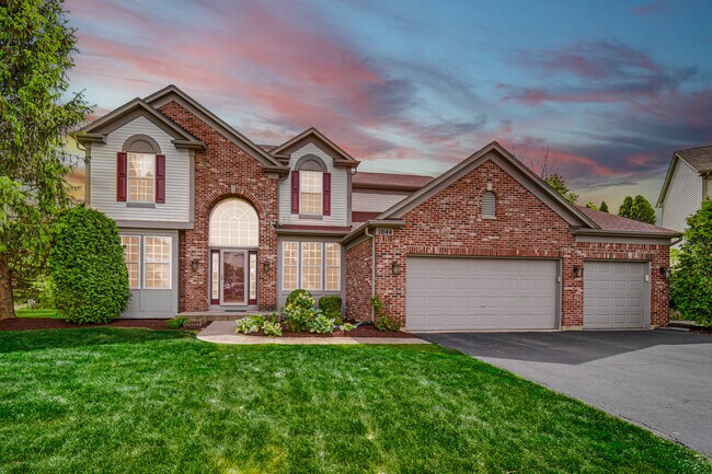 Building Photo - 1044 Oakhill Dr