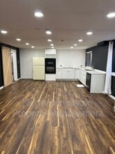 Building Photo - 992 4725 S