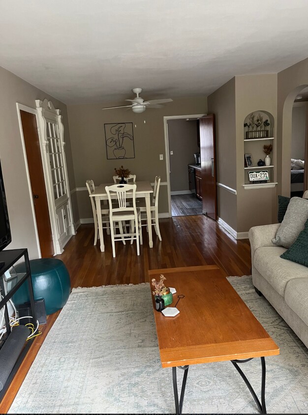 Foto del edificio - 8204 W North Ave