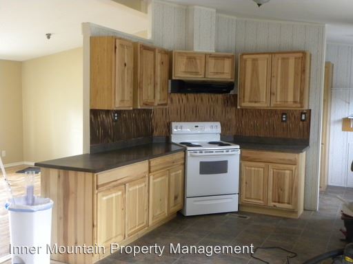 Building Photo - 17033 Whittier Dr