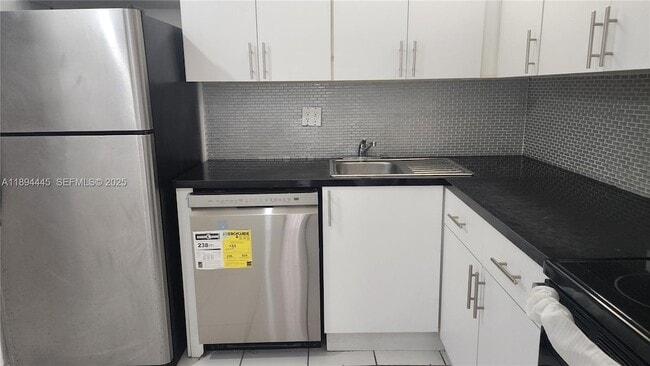 Building Photo - 8301 SW 142nd Ave