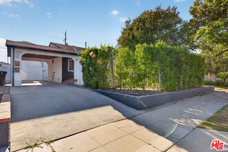 Building Photo - 1811 N Avon St