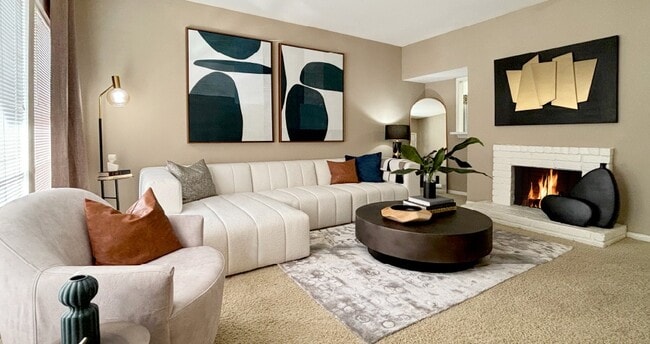 Building Photo - Woodlake Oaks Apartments