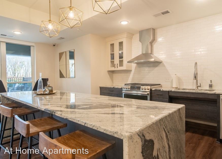 Foto principal - 720 S Plaza Dr