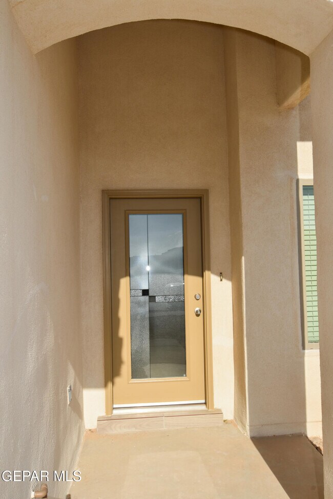 Building Photo - 902 Bromyard