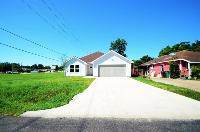 Building Photo - 10142 Tangiers Rd