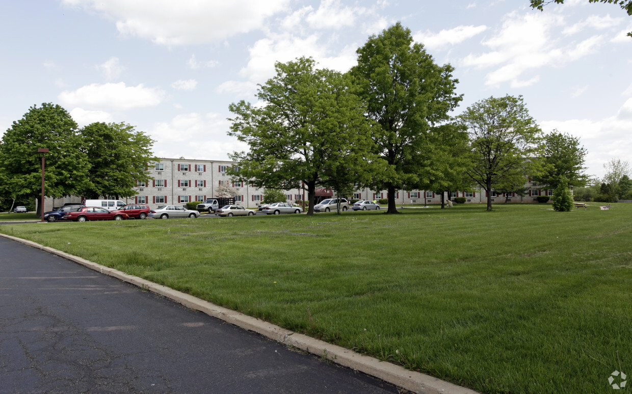 Building Photo - Vincent Heights