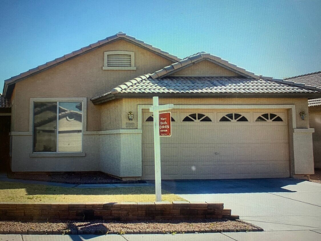 BEAUTIFUL BRIDLE WOOD LOCATION - 8543 W Shaw Butte Dr