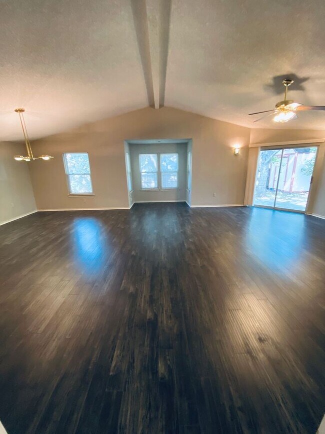 Foto del edificio - Northwest Crossing