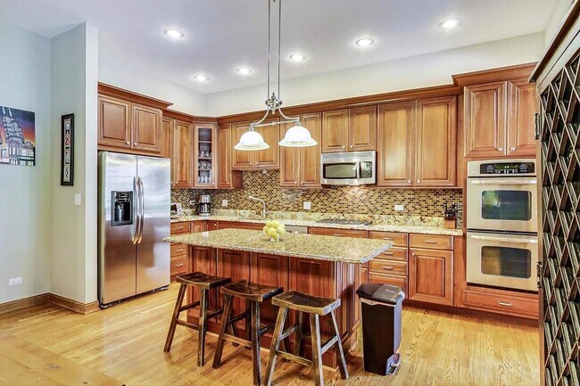 Cocina - 1801 W Thomas St