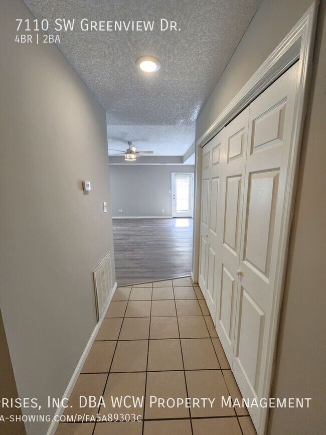 Foto del edificio - 7110 SW Greenview Dr