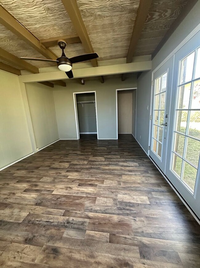 Building Photo - Pacific Palisades BIG SPACIOUS 5 bedrooms,...