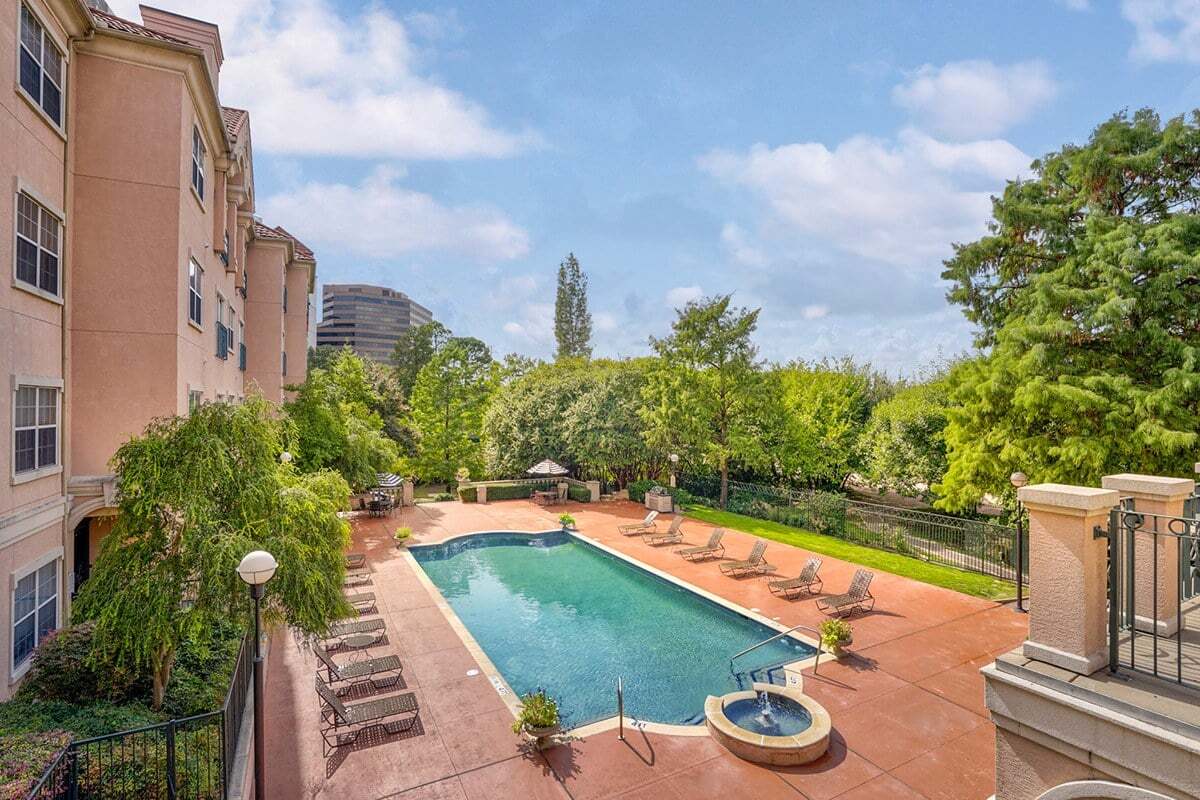 Foto principal - Villas at Katy Trail Apartments