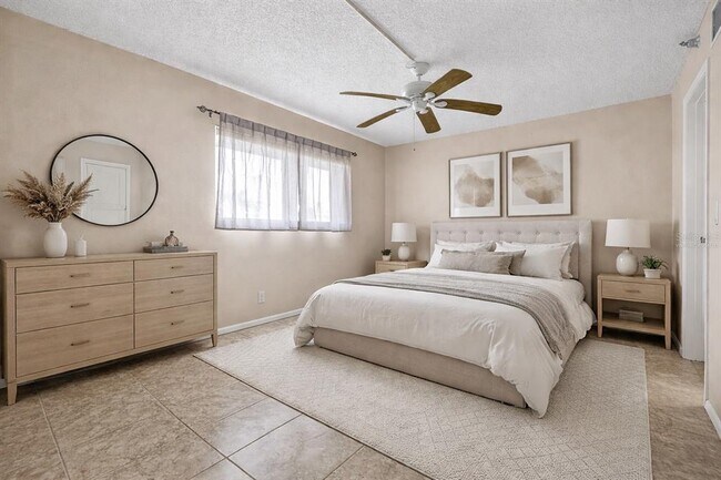 Foto del edificio - 1750 Harbor Pl