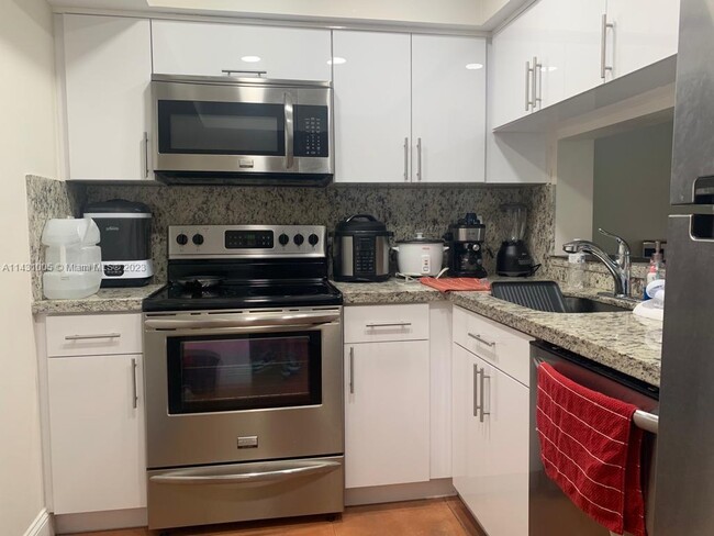 Foto del edificio - 11800 SW 18th St