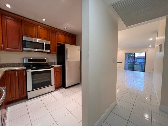 Foto del edificio - 21911 Lake Forest Cir