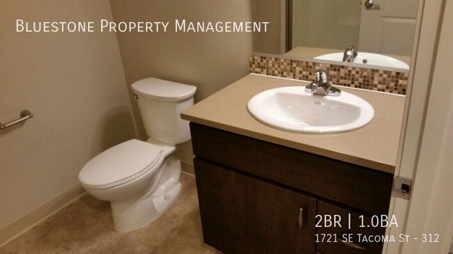 Building Photo - 1721 SE Tacoma St