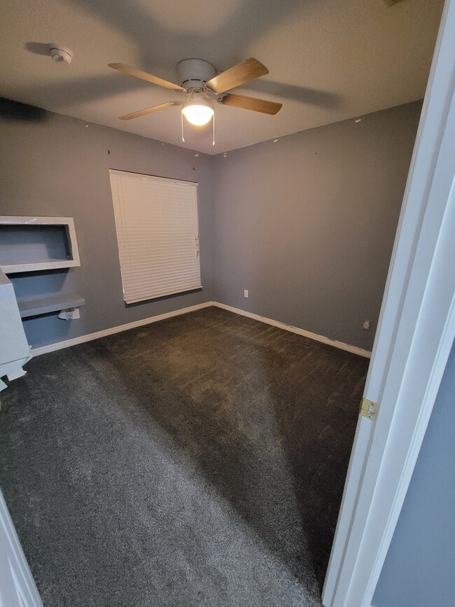 Building Photo - 2038 Blackston Ave