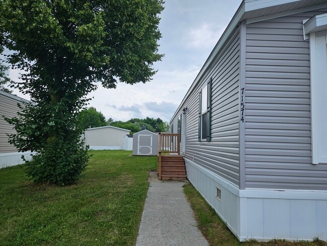 Building Photo - 71574 St Howard Ct