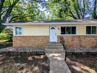 Building Photo - 2502 Talmage Ave SE