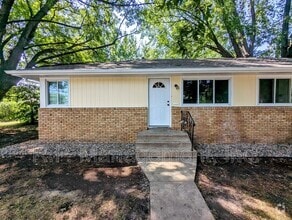 Building Photo - 2502 Talmage Ave SE