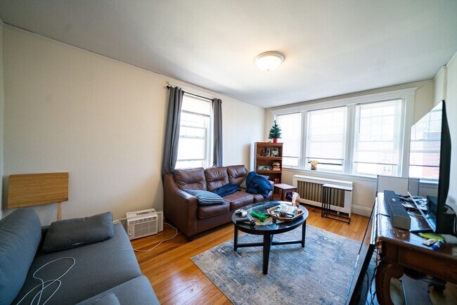 Building Photo - 58 Selkirk Rd