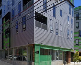 Building Photo - 1501 N 31st St