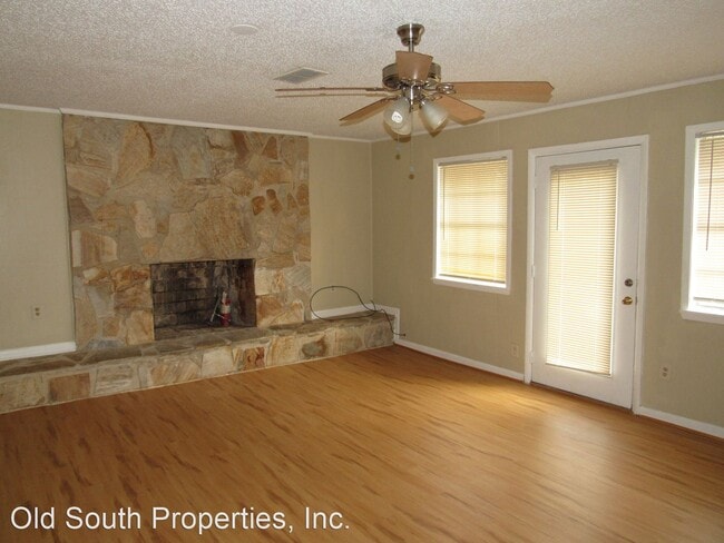 Building Photo - 2 br, 1 bath House - 6400 Fairfield Drive A