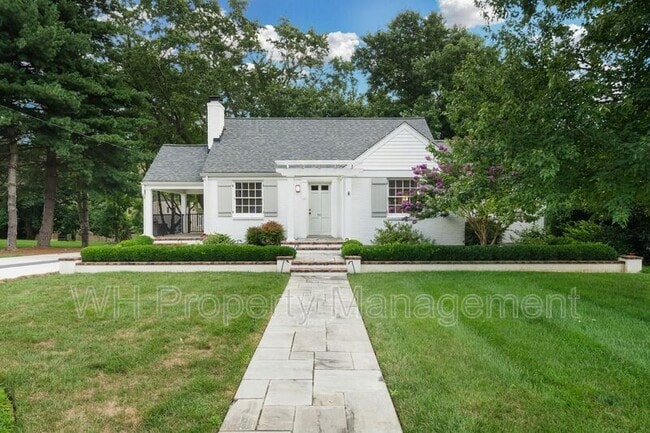 Building Photo - 541 Skyview Dr
