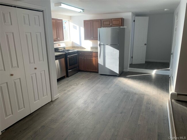 Building Photo - 225 Colden Hill Rd