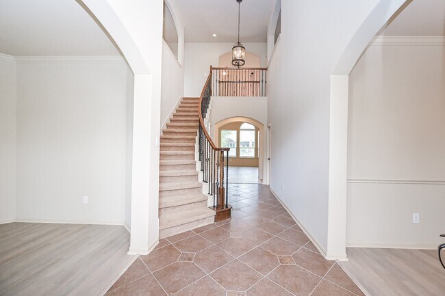 Building Photo - 19 Sandwell Place