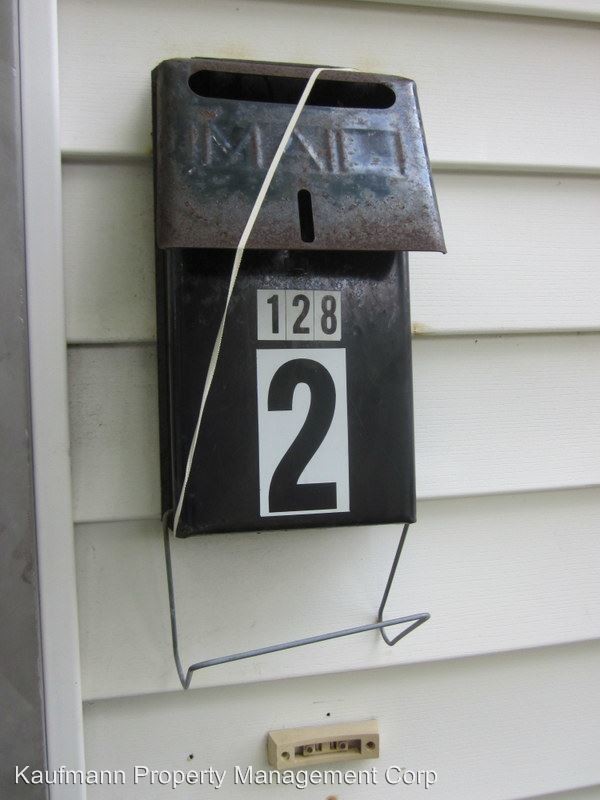 Building Photo - 128 E Taber St