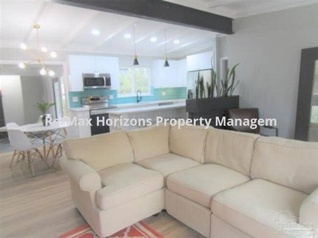 Foto del edificio - Great remodeled home!