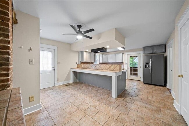 Building Photo - Historic Midtown Gem | 5 Bedrooms • 3 Baths • Screened Porch