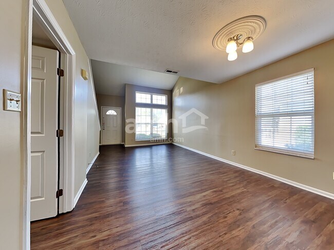 Foto del edificio - 6530 Calloway Ct